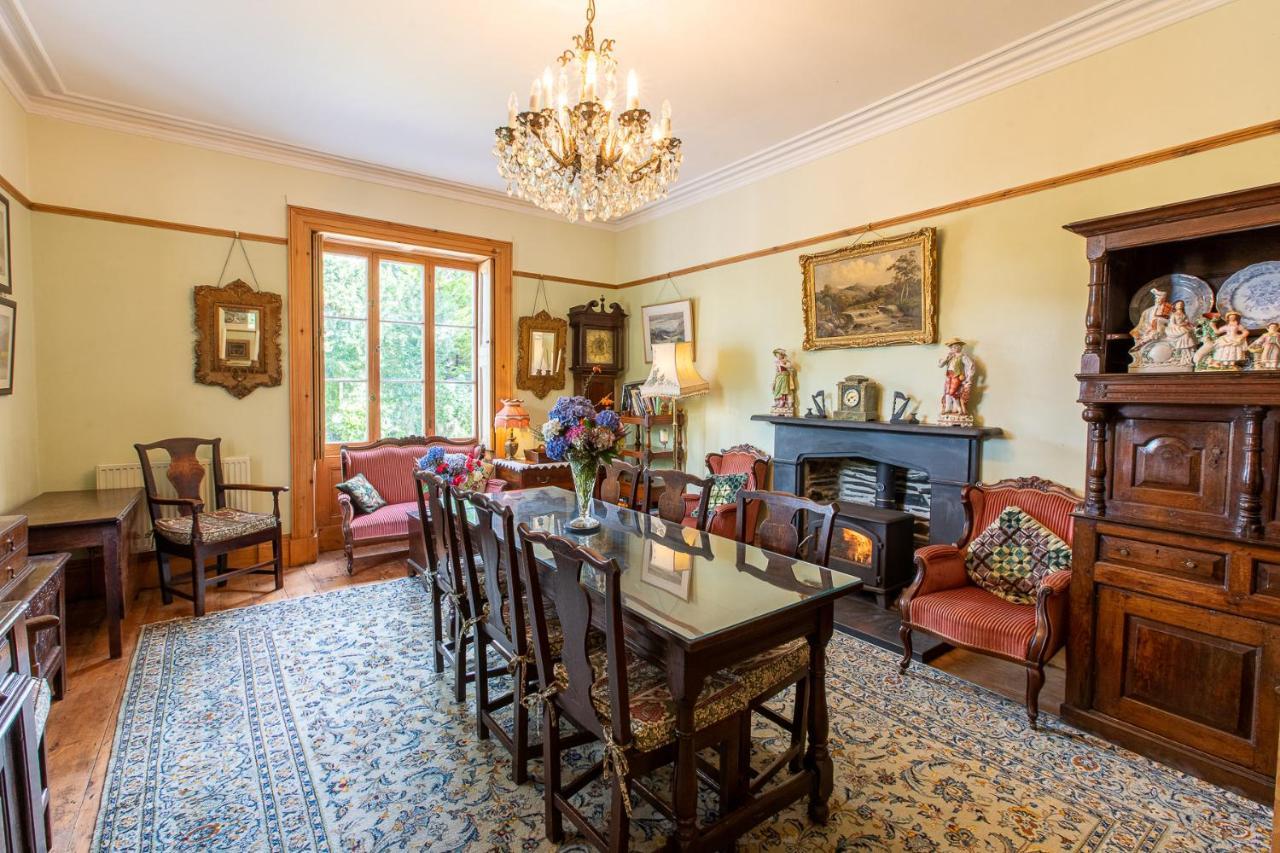 Taldraeth - Old Vicarage Guest House Penrhyndeudreath Bagian luar foto
