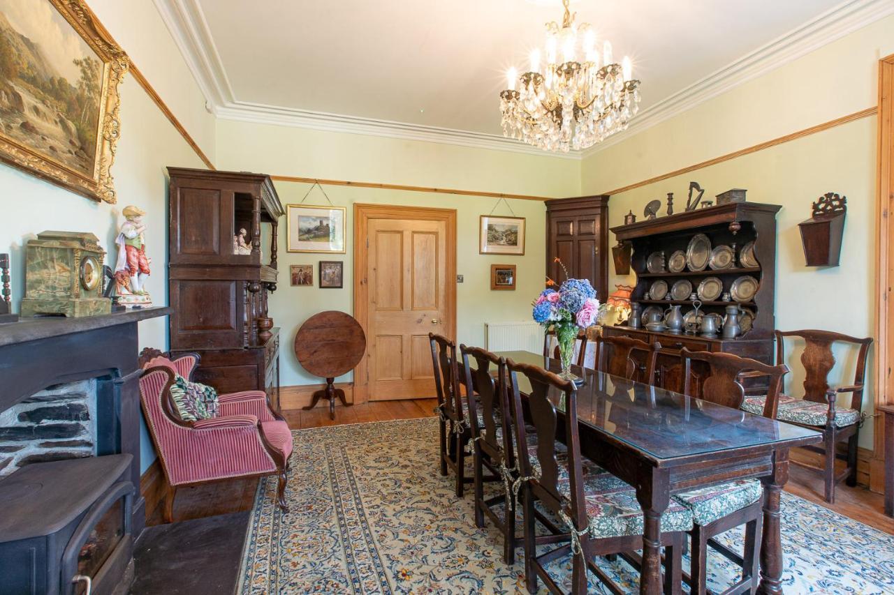 Taldraeth - Old Vicarage Guest House Penrhyndeudreath Bagian luar foto
